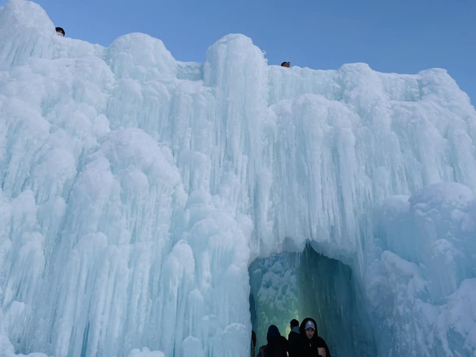 เทศกาลน้ำแข็งสุดอลังการ Lake Shikotsu Ice Festival