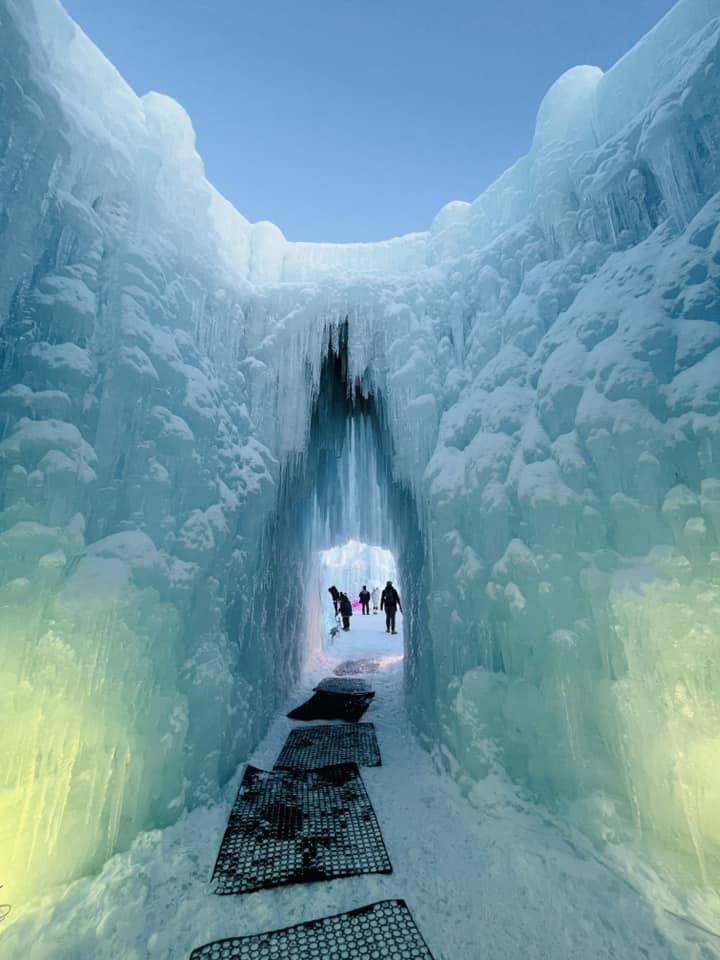 เทศกาลน้ำแข็งสุดอลังการ Lake Shikotsu Ice Festival