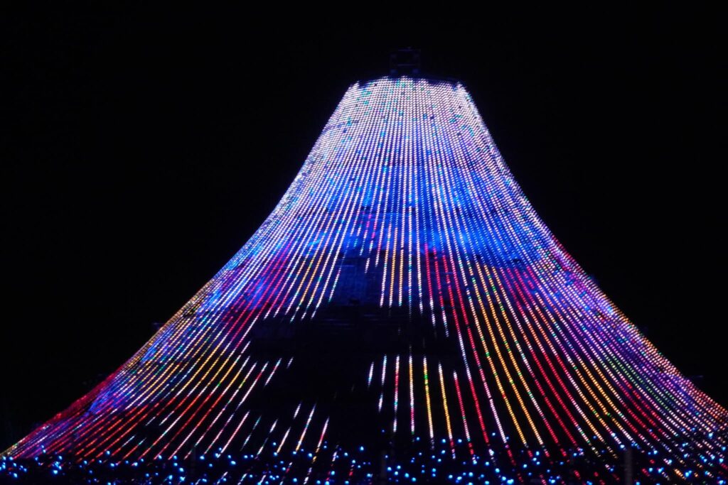 รีวิว Nabana no Sato เที่ยวสวนดอกไม้ ชมงานไฟอลังการ "ภูเขาไฟฟูจิ" | ตั๋วเท่าไหร่? เดินทางยังไง?