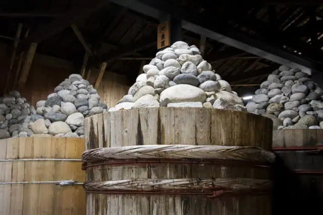 คาคุคิว หรือโรงหมักมิโซะ (Kakukyu-Miso Brewery)