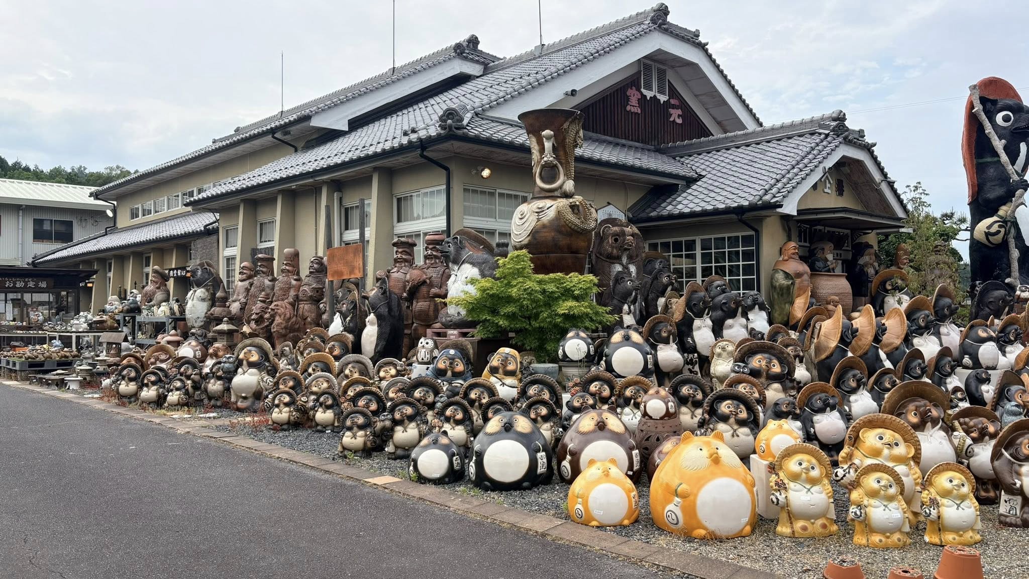 หมู่บ้านทานุกิ เมืองชิการากิ จังหวัดชิกะ ญี่ปุ่น