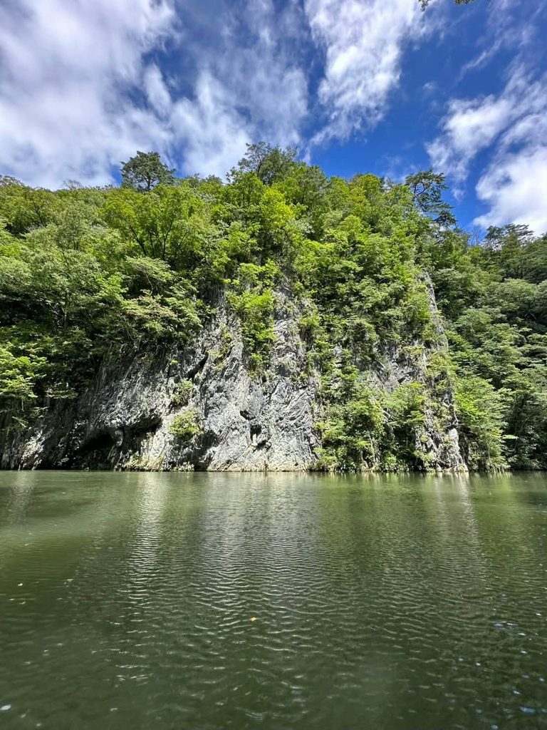 Geibikei Gorge เกบิเคย์ หุบเขาสวยแห่งอิวาเตะ ล่องเรือชมธรรมชาติแบบญี่ปุ่น